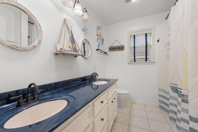 814 Royal Adelade Drive, College Station, TX 77845