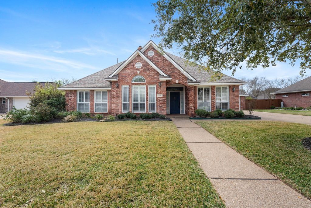814 Royal Adelade Drive, College Station, TX 77845