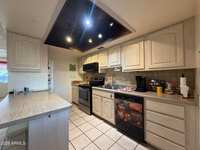 11619 N 92ND Drive, Peoria, AZ 85345