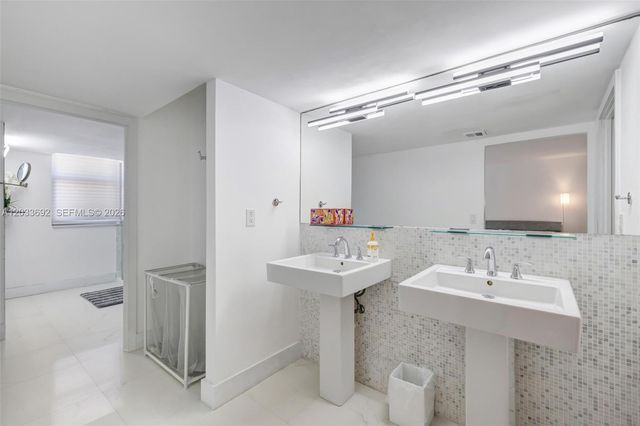 9511 Collins Avenue 1211, Surfside, FL 33154