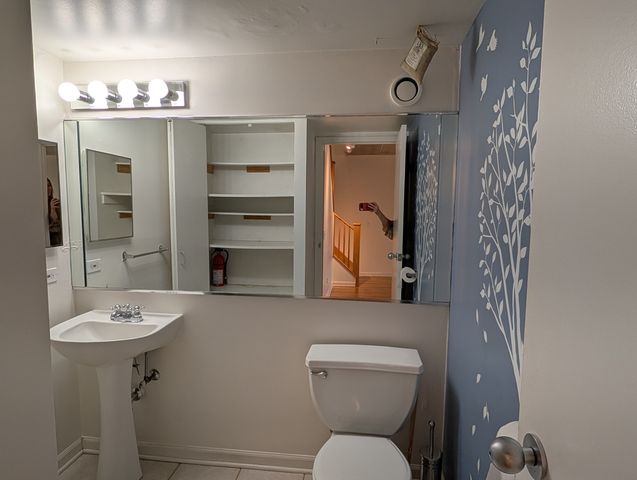 711 W Gordon Terrace 305, Chicago, IL 60613