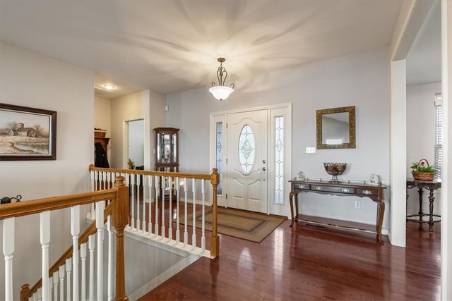122 Holland Pt, Eureka Springs, AR 72631