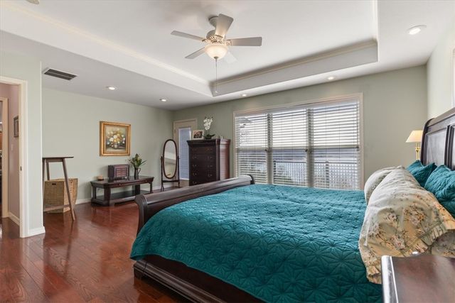 122 Holland Pt, Eureka Springs, AR 72631
