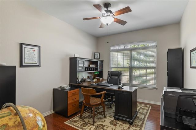 122 Holland Pt, Eureka Springs, AR 72631