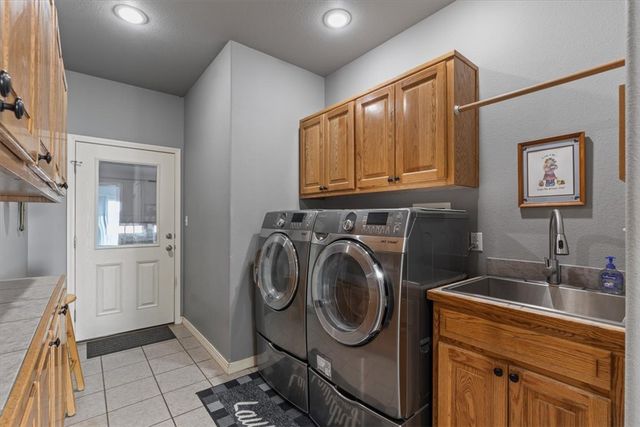 122 Holland Pt, Eureka Springs, AR 72631