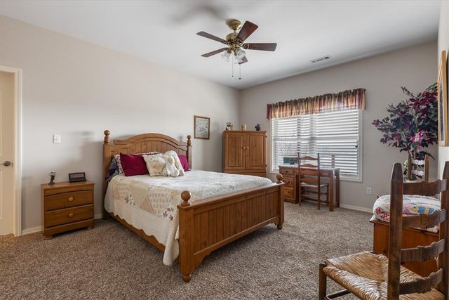 122 Holland Pt, Eureka Springs, AR 72631