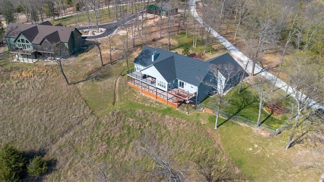 122 Holland Pt, Eureka Springs, AR 72631