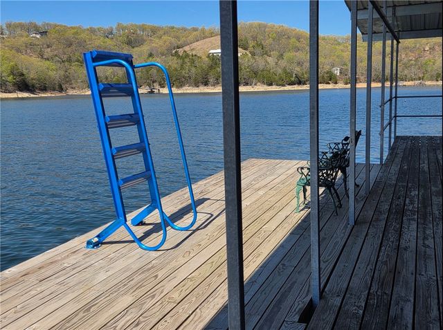 122 Holland Pt, Eureka Springs, AR 72631