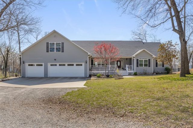 122 Holland Pt, Eureka Springs, AR 72631
