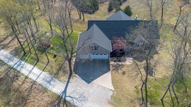 122 Holland Pt, Eureka Springs, AR 72631