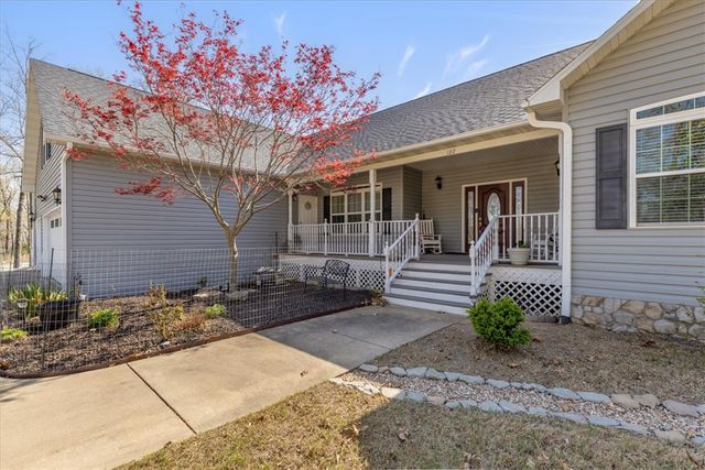 122 Holland Pt, Eureka Springs, AR 72631