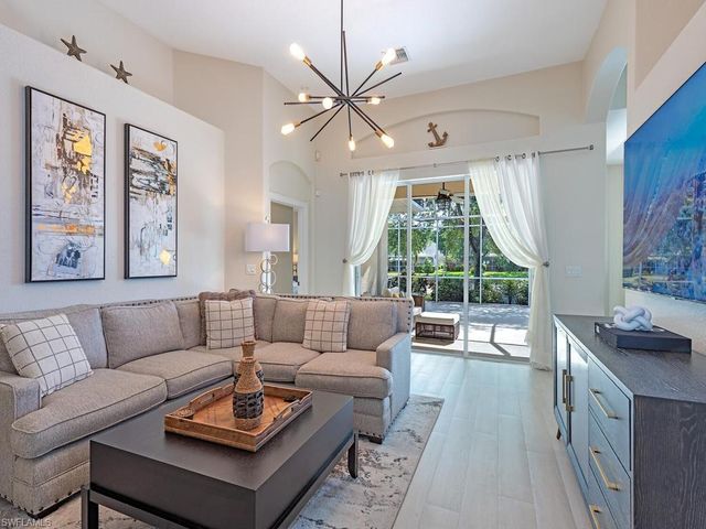 8098 Tauren CT, Naples, FL 34119