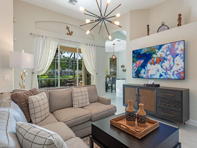 8098 Tauren CT, Naples, FL 34119