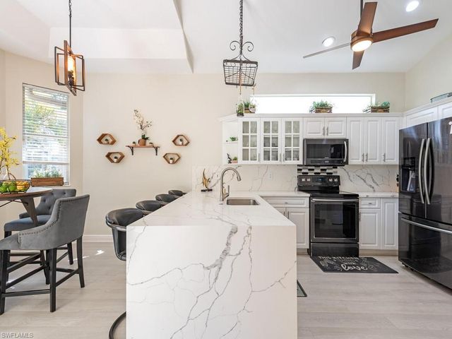 8098 Tauren CT, Naples, FL 34119