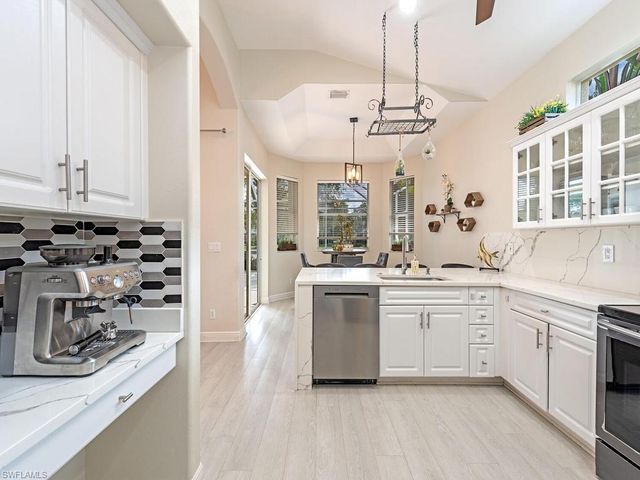 8098 Tauren CT, Naples, FL 34119
