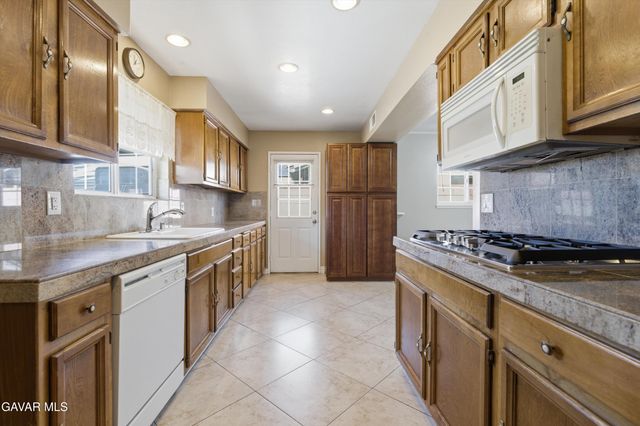 44508 Lostwood Avenue, Lancaster, CA 93534