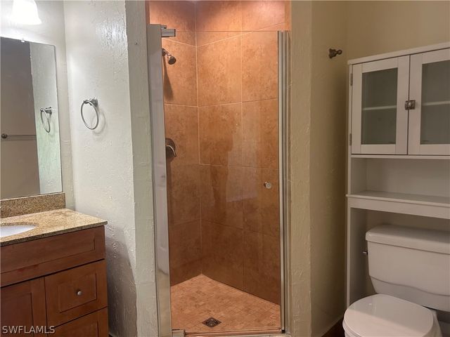 706 111th AVE N, Naples, FL 34108