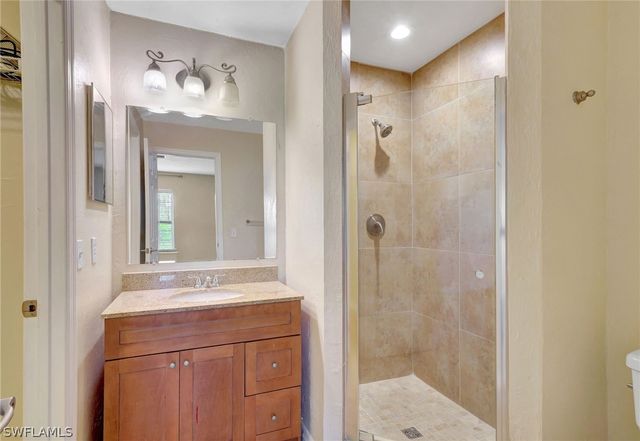 706 111th AVE N, Naples, FL 34108