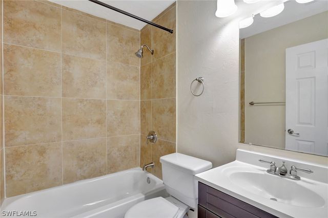 706 111th AVE N, Naples, FL 34108