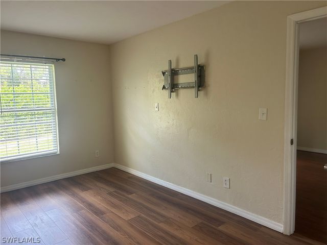 706 111th AVE N, Naples, FL 34108