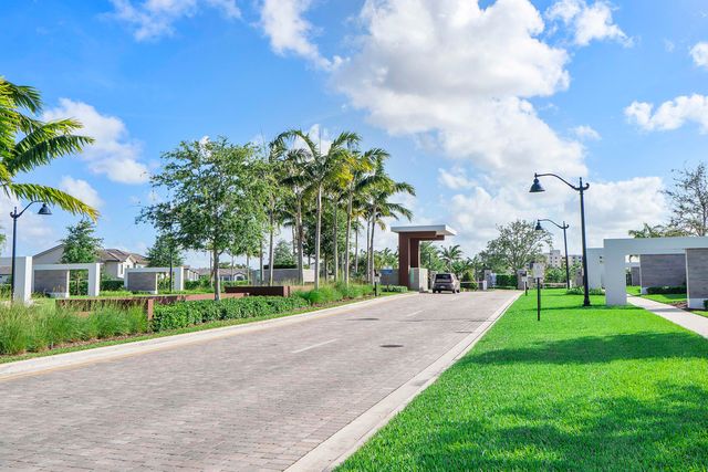 4640 E Pinehurst Trl Trail E, Fort Lauderdale, FL 33309