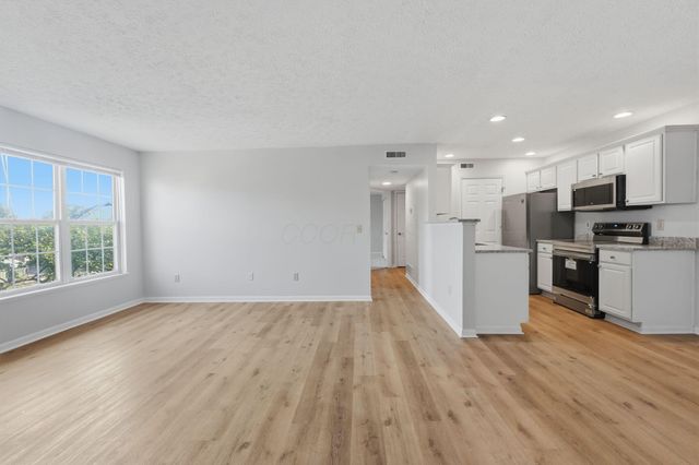 5423 GARDEN RIDGE, Columbus, OH 43228