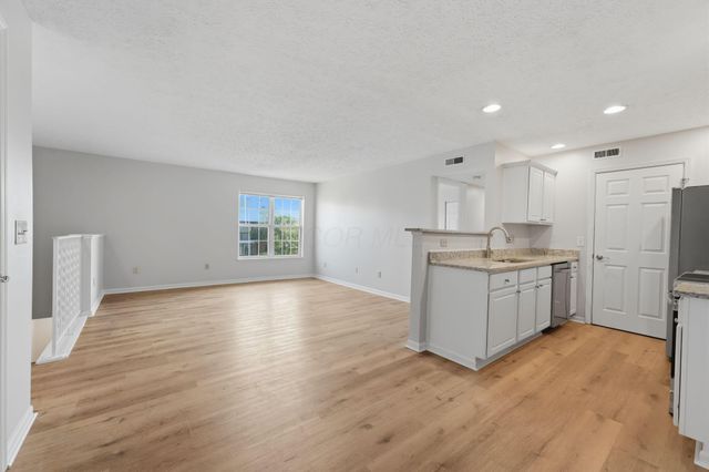 5423 GARDEN RIDGE, Columbus, OH 43228