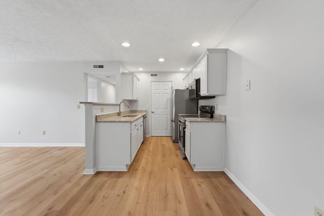 5423 GARDEN RIDGE, Columbus, OH 43228