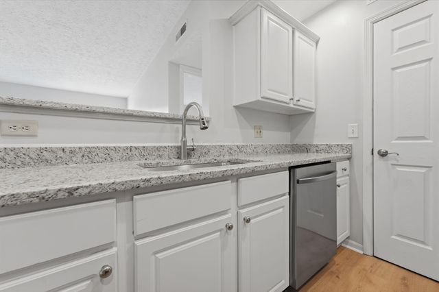 5423 GARDEN RIDGE, Columbus, OH 43228