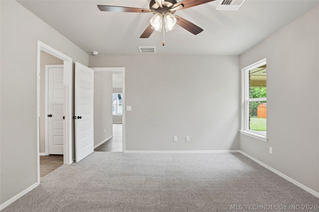 1137 E Watchorn Avenue, Sapulpa, OK 74066