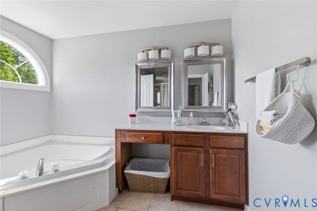 5418 Trail Ride Ct, Moseley, VA 23120