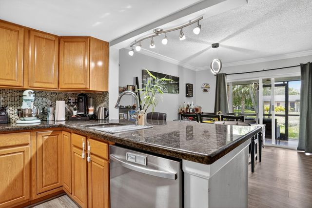 9050 NW 28th Street 123, Coral Springs, FL 33065