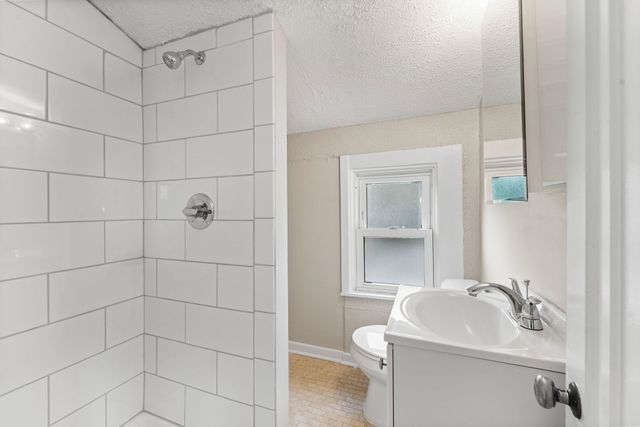 164 W Muir Avenue, Hazel Park, MI 48030