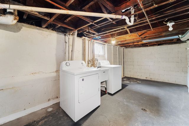 164 W Muir Avenue, Hazel Park, MI 48030