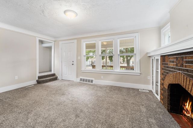 164 W Muir Avenue, Hazel Park, MI 48030