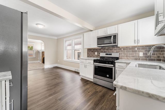 164 W Muir Avenue, Hazel Park, MI 48030