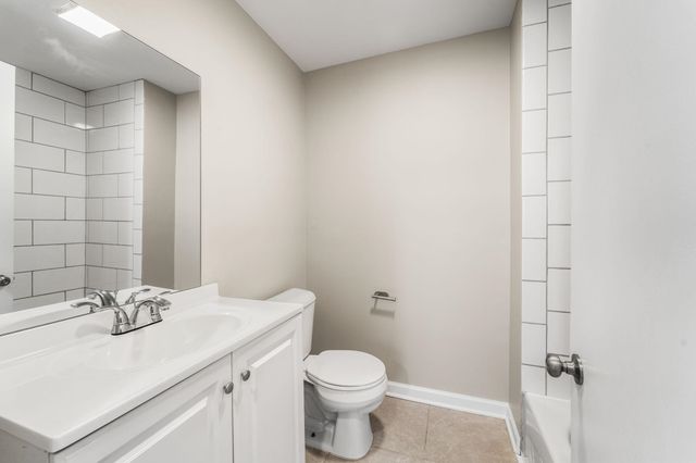 164 W Muir Avenue, Hazel Park, MI 48030
