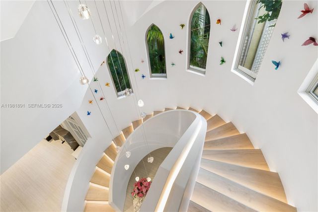 1522 Island Blvd, Aventura, FL 33160