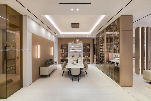 1522 Island Blvd, Aventura, FL 33160