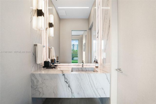 1522 Island Blvd, Aventura, FL 33160