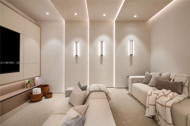 1522 Island Blvd, Aventura, FL 33160