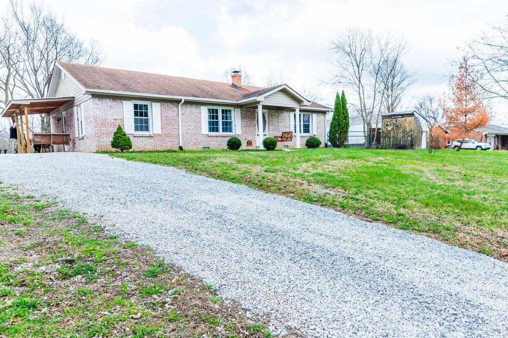 2138 Waddy Road, Lawrenceburg, KY 40342
