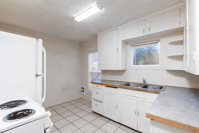 2022 W College Ave, Spokane, WA 99201