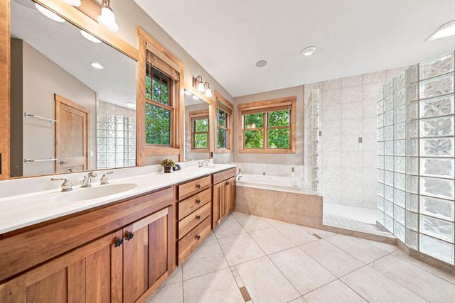 294 Salishan Drive, Hudson, WI 54016