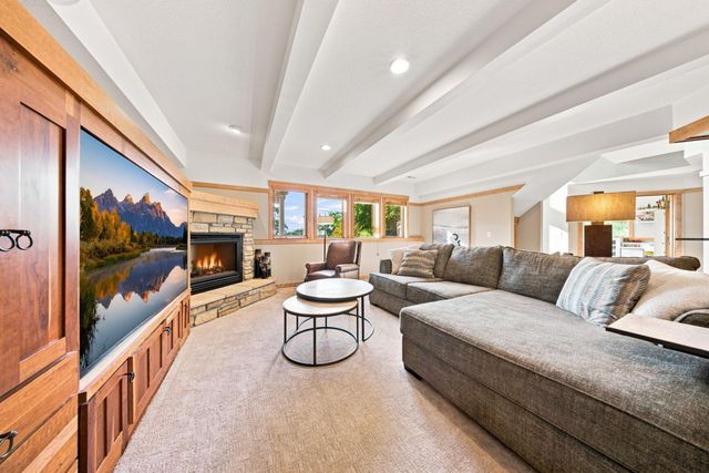 294 Salishan Drive, Hudson, WI 54016