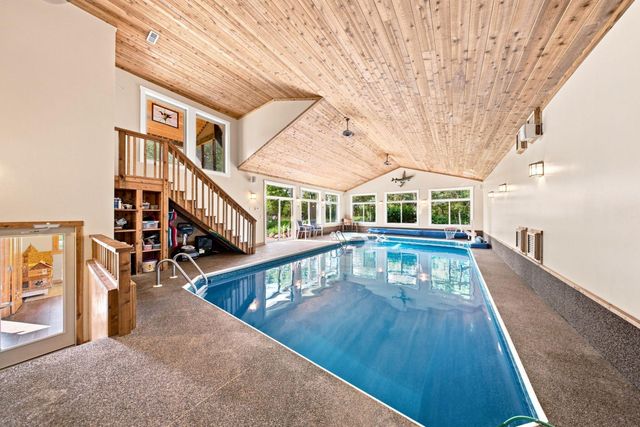 294 Salishan Drive, Hudson, WI 54016