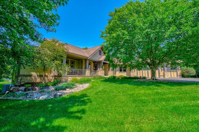 294 Salishan Drive, Hudson, WI 54016