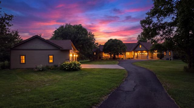 294 Salishan Drive, Hudson, WI 54016