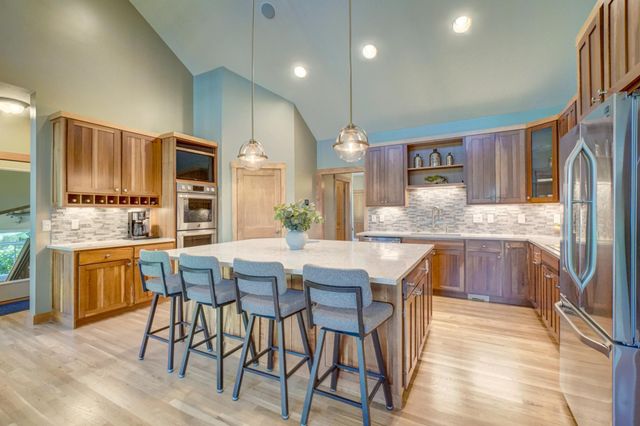 294 Salishan Drive, Hudson, WI 54016