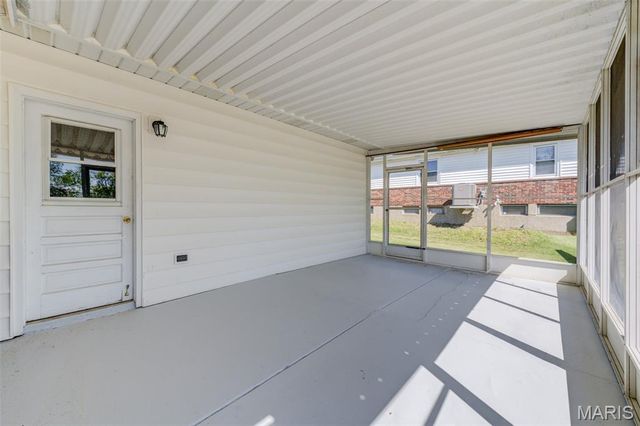 2060 Aqueduct Drive, Florissant, MO 63033